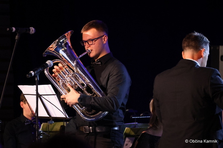 Melodije s filmskega platna in odra navdušile Tuhinjsko dolino (6)